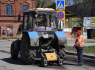 В праздничные дни дорожники Ульяновска продолжают ремонт и уборку улиц