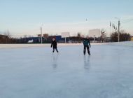 В Ульяновске продолжается заливка хоккейных кортов