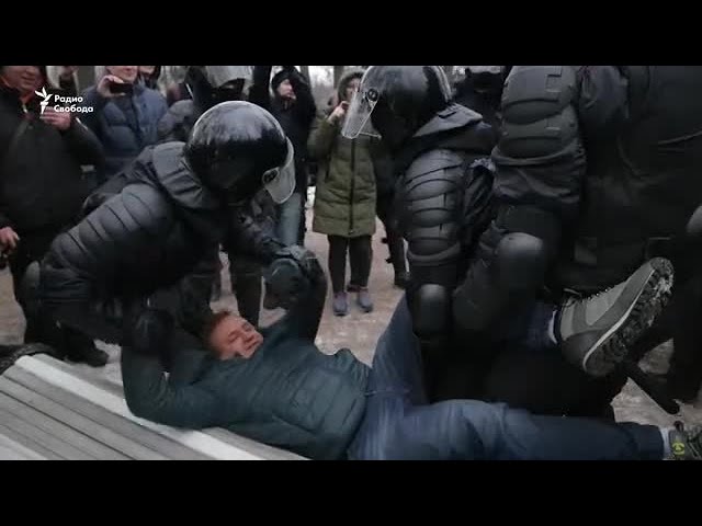 Задержание в России участников акции против поправок к Конституции